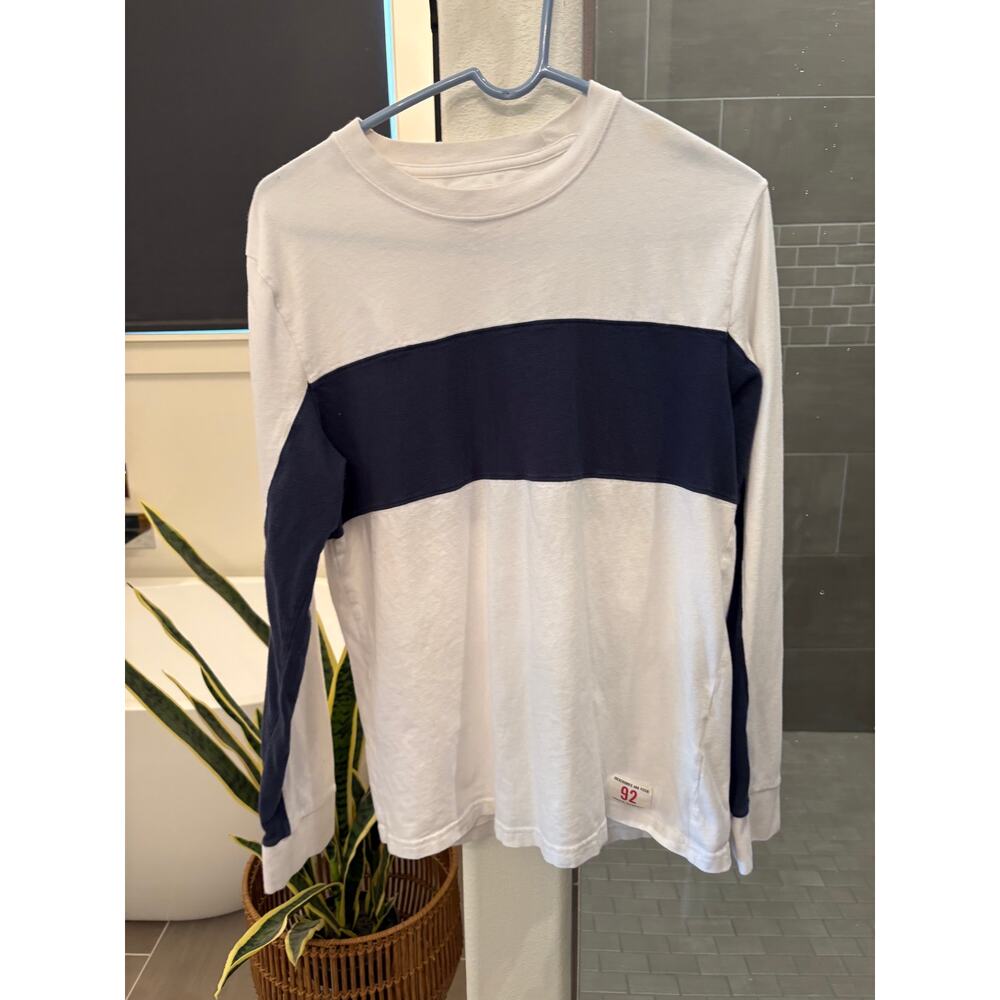 Abercrombie men’s long sleeve tee